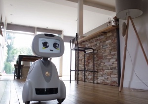Blue Frog præsenterer robotten Buddy som du selv kan programmere