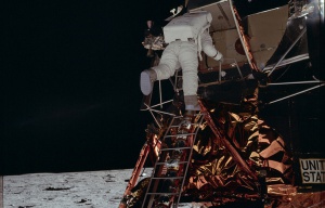 Flere tusinde billeder fra NASAs Apollomissioner kan nu findes på Flickr