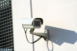 900 kompromitterede overvågningskameraer bruges til DDoS-angreb