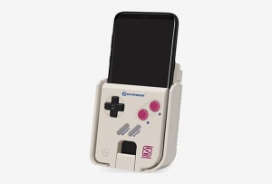 Brug din mobiltelefon som en GameBoy: Aprilsnar blev virkelighed